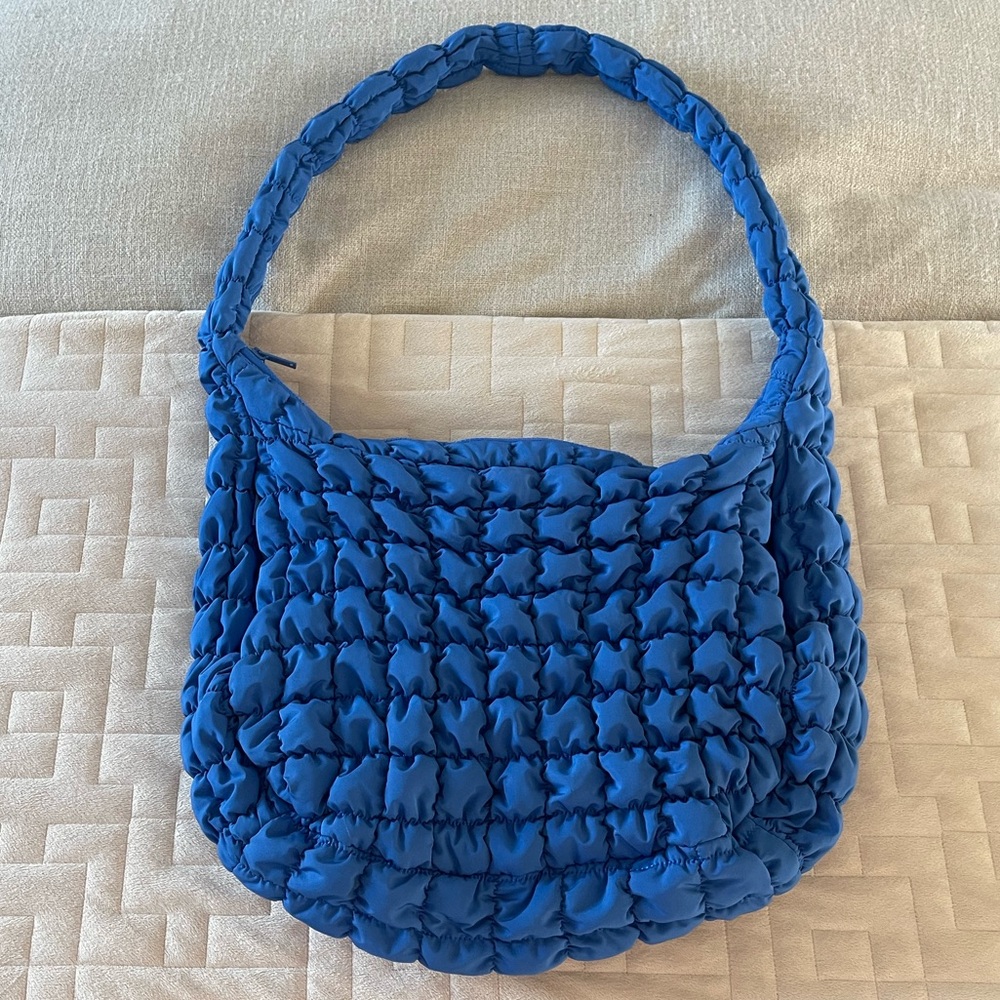 Puffy shoulder bag